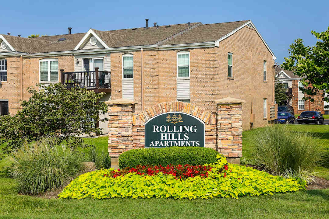 Rolling Hills Apartments 9100 Rainbow Springs Ct Louisville Ky Apartments For Rent Rent Com