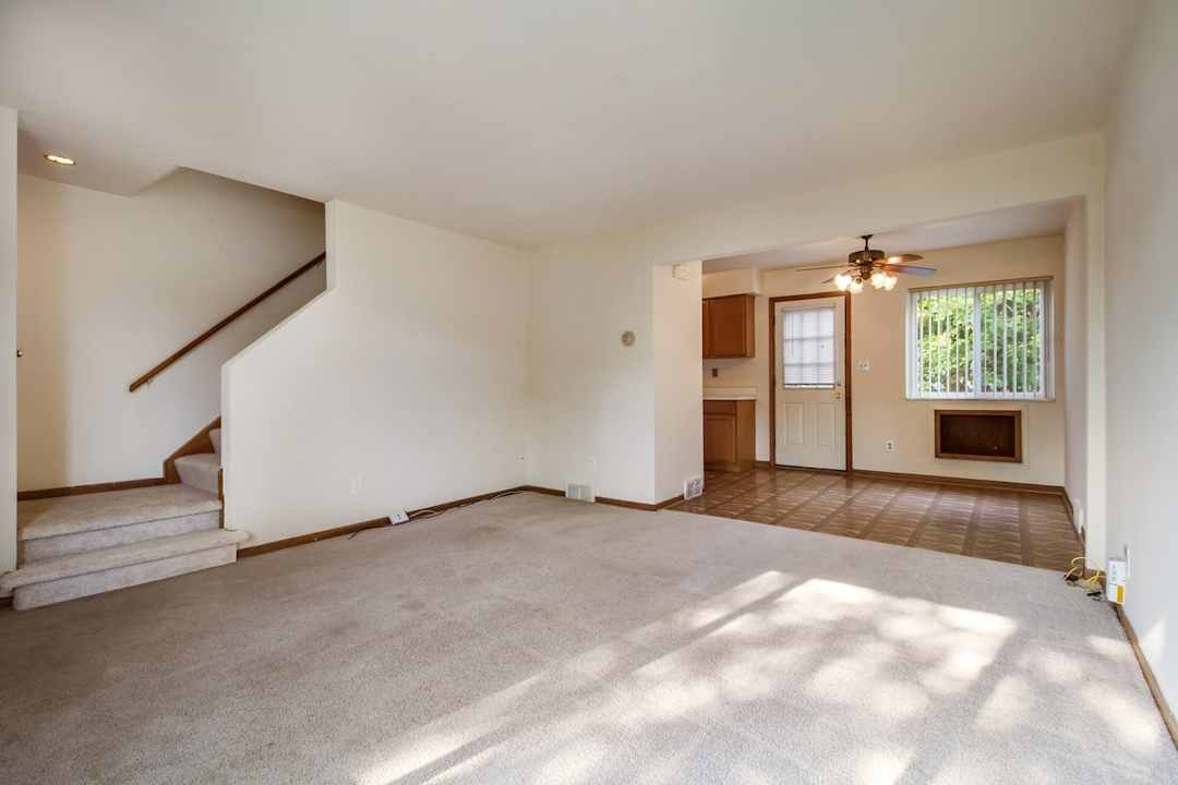 Cavalier Manor 24563 Kelly Rd Eastpointe Mi Apartments For Rent Rent Com