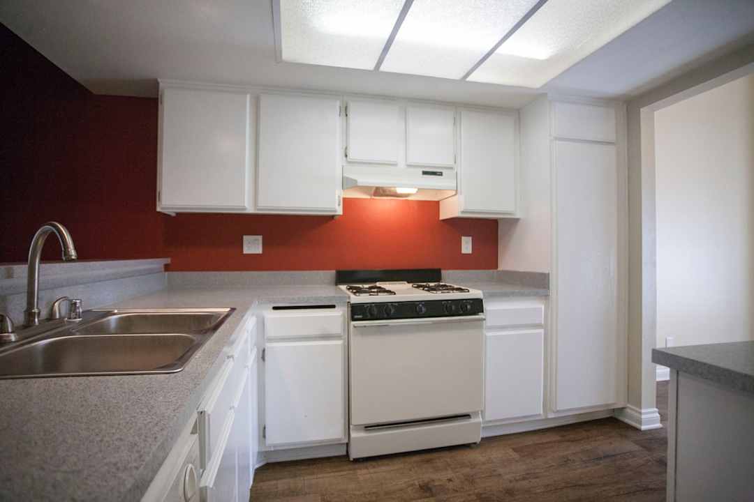 Lakeview Village - 107 S Lewis St Lake Elsinore Ca Apartments For Rent Rentcom