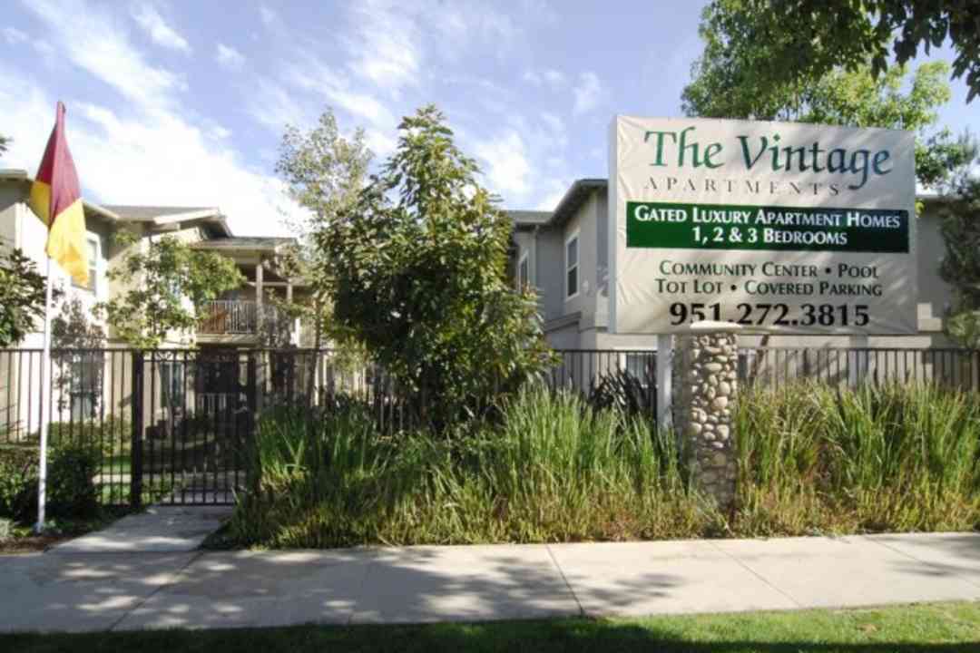 the vintage apartments corona