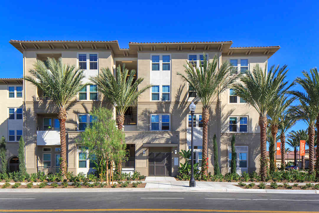 Amalfi 16000 Legacy Rd Tustin Ca Apartments For Rent Rent Com