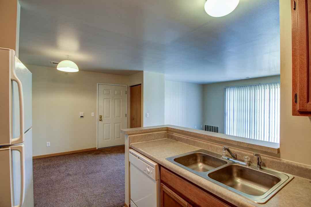 Emerald Creek Apartments - Grand Rapids Mi 49546
