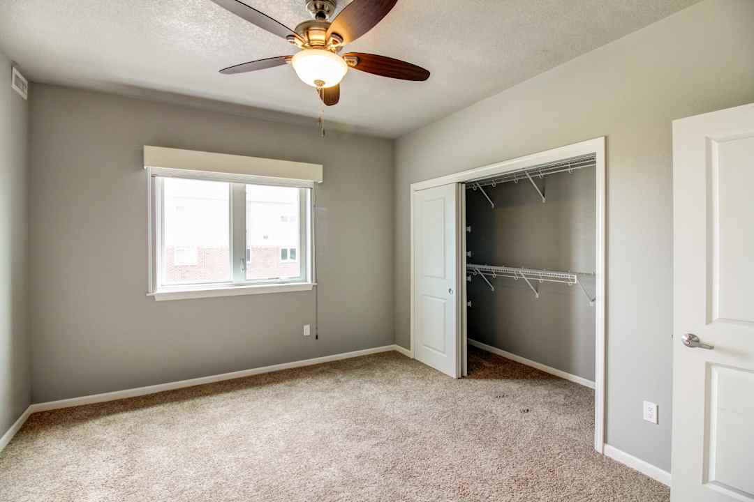 Altoona Towers 1414 Adventureland Dr Altoona Ia Apartments For Rent Rent Com