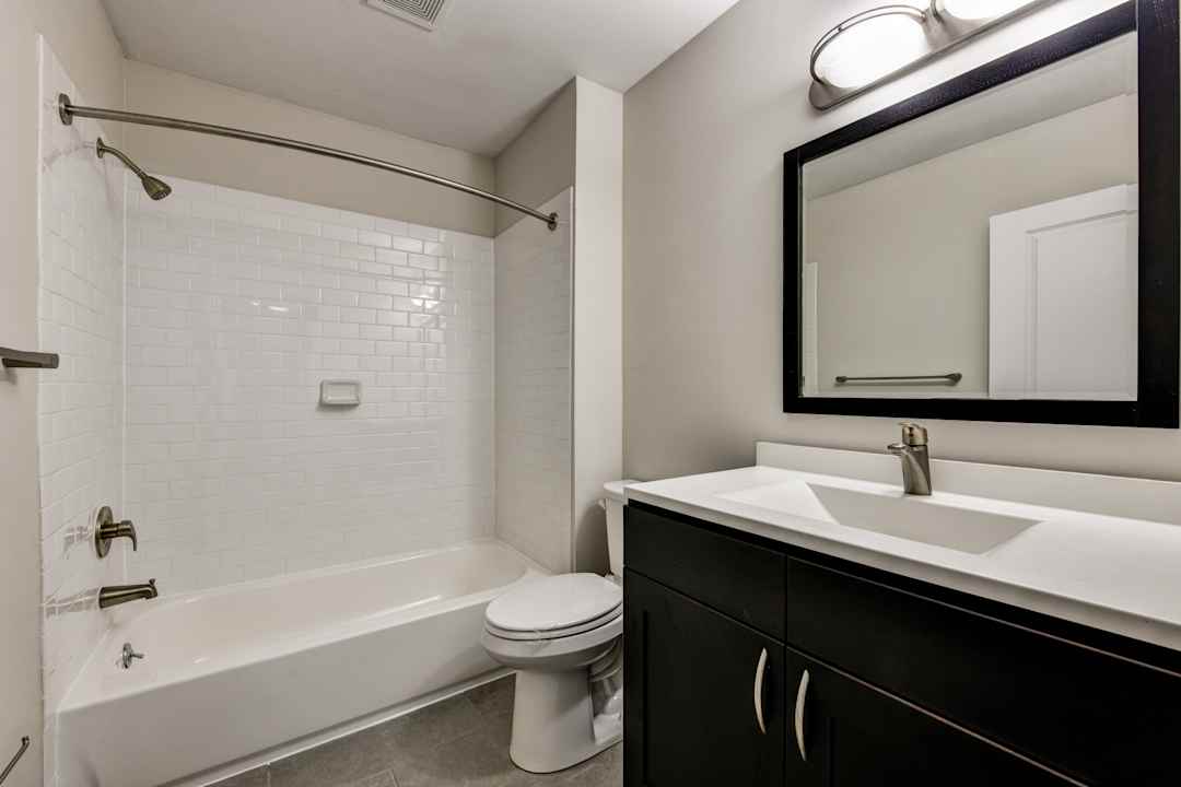 1 Bedroom 1:5 bath with Den
