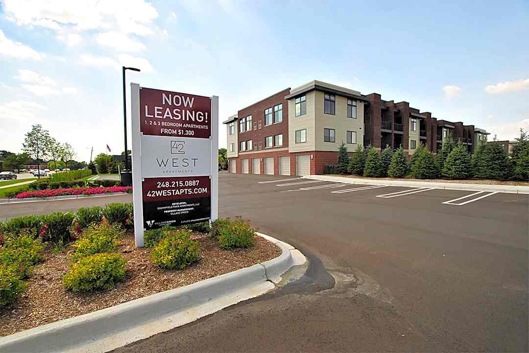 42 West 18248 W 12 Mile Rd Southfield Mi Apartments For Rent Rent Com