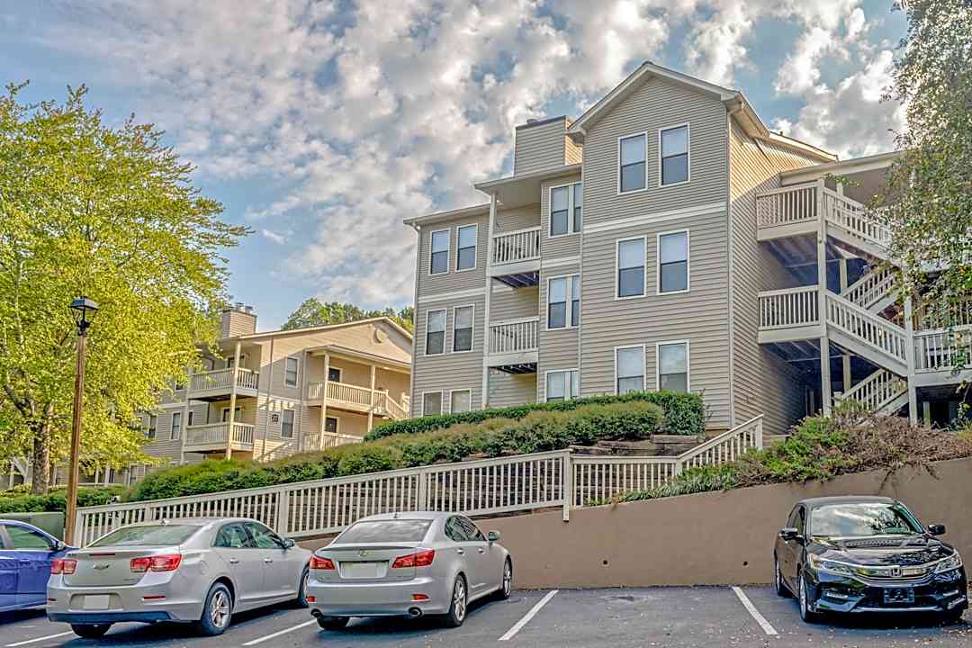 Azalea Park At Sandy Springs 8805 Dunwoody Pl Atlanta Ga Apartments For Rent Rent Com