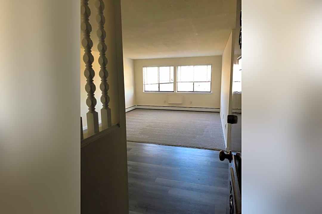 prestige apartments 2433 main st rocky hill ct apartments for rent rent com