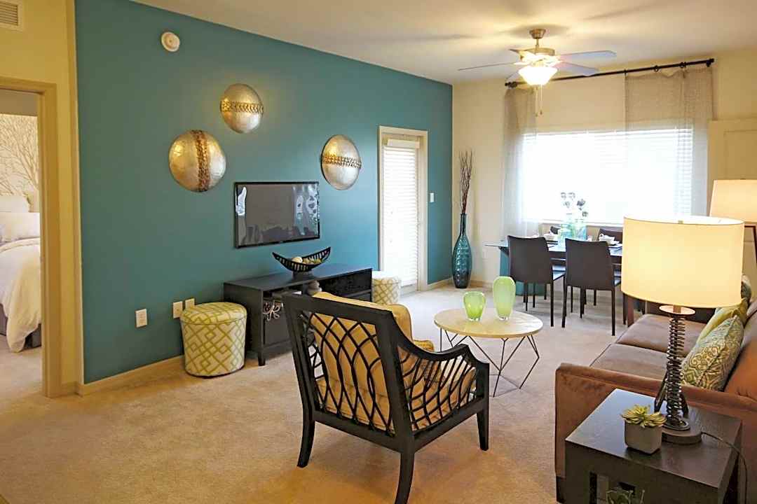 Advenir At Biscayne Shores 12016 Ne 16th Ave Miami Fl Apartments For Rent Rent Com
