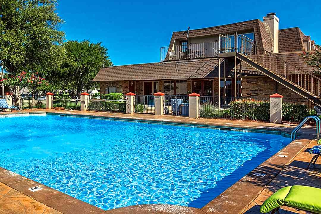 Aspen Place 2700 Indian Creek Blvd Oklahoma City Ok Apartments For Rent Rent Com