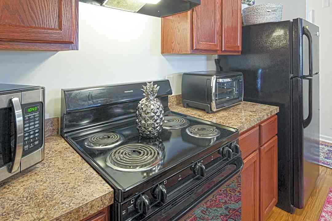 Akabe Village 1100 2215 Lavender Circle Howell Nj Apartments For Rent Rent Com