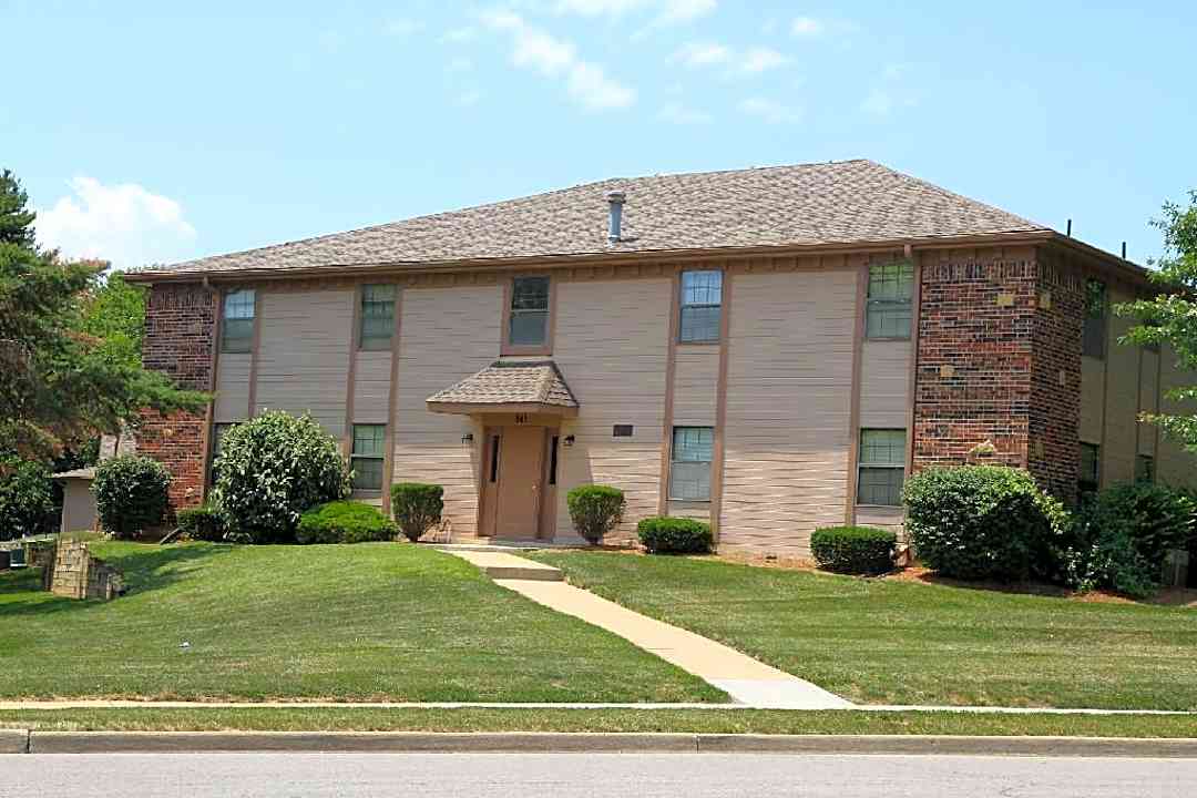 Sunnyside Garden Apartments Duplexes 806 Sunnyside School Road Blue Springs Mo Apartments For Rent Rent Com