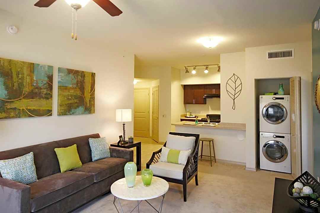 Advenir At Biscayne Shores 12016 Ne 16th Ave Miami Fl Apartments For Rent Rent Com