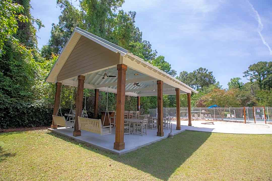 Bay Breeze Apartment Homes 29150 Lake Forest Blvd Daphne Al Apartments For Rent Rent Com