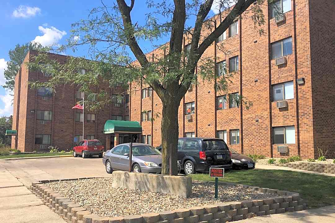 Grant Park Apartments - 1 W Grant St Marshalltown Ia Apartments For Rent Rentcom
