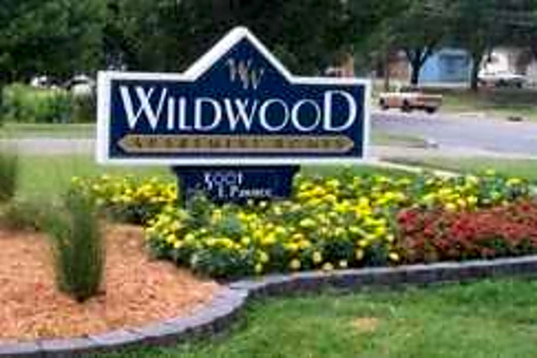 Wildwood Apartments 5001 E Pawnee Wichita Ks Apartments For Rent Rent Com