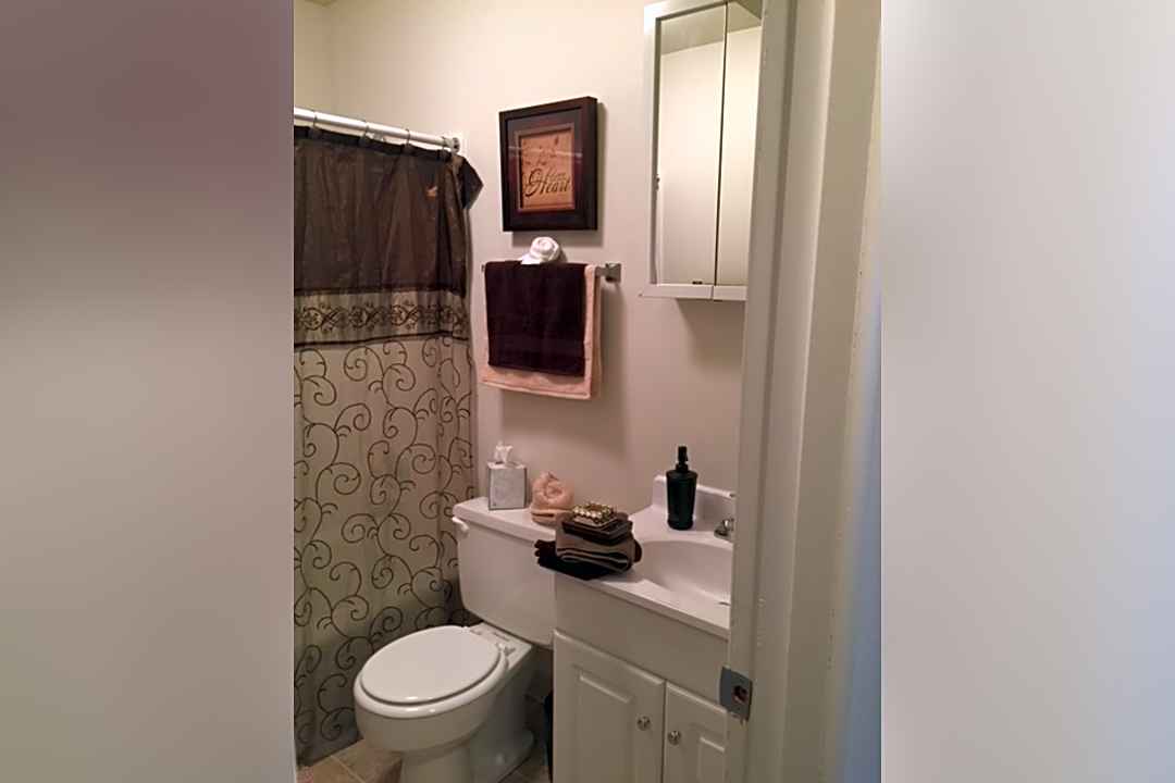 Arlington Apartments 111 E 8th St Hobart In Apartments For Rent Rent Com