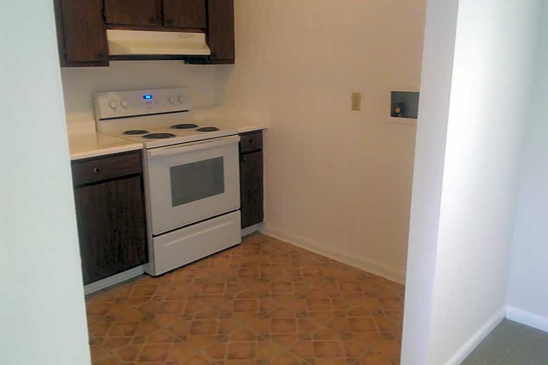 Azalea Apartments 1000 S Edgewood Dr Dothan Al Apartments For Rent Rent Com