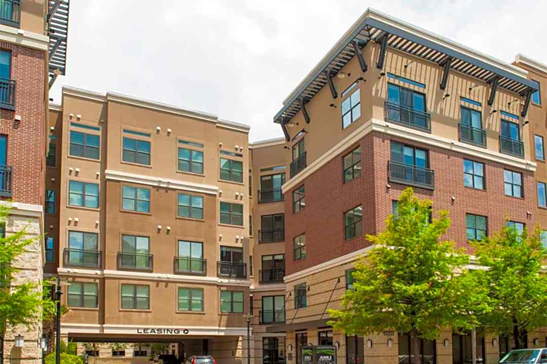 Amli Uptown 2525 Mccue Rd Houston Tx Apartments For Rent Rent Com