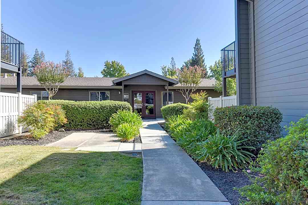 Ashford Heights 4339 Galbrath Dr Sacramento Ca Apartments For Rent Rent Com