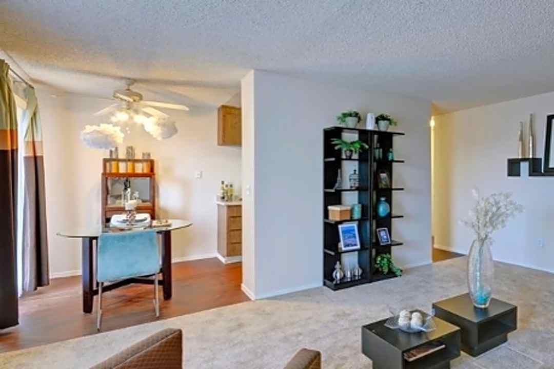 Baycliff Apartments 2300 Lancaster Drive Richmond Ca Apartments For Rent Rent Com