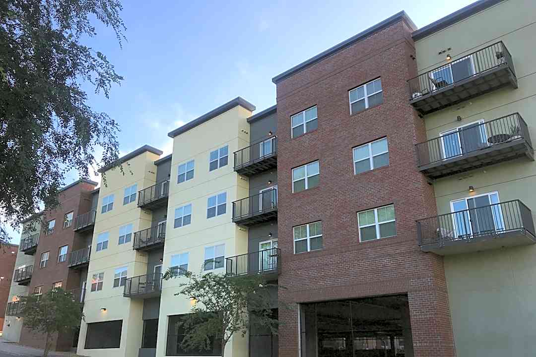 Stadium Centre 707 W Gaines St Tallahassee Fl Apartments For Rent Rent Com