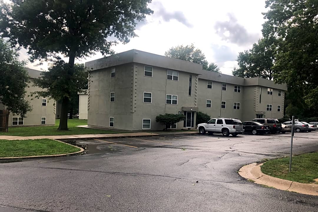 Summit Oak Apartments - 805 SW Mill St | Lees Summit, MO Apartments for  Rent | Rent.