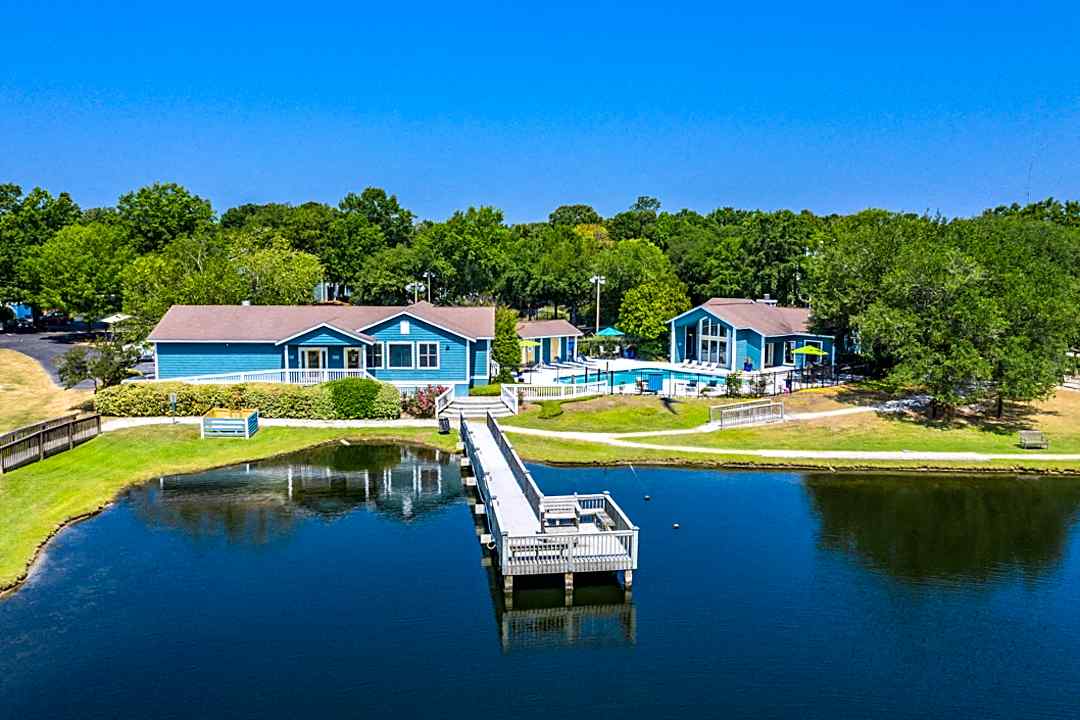 Hawthorne Westside 2235 Ashley Crossing Dr Charleston Sc Apartments For Rent Rent Com