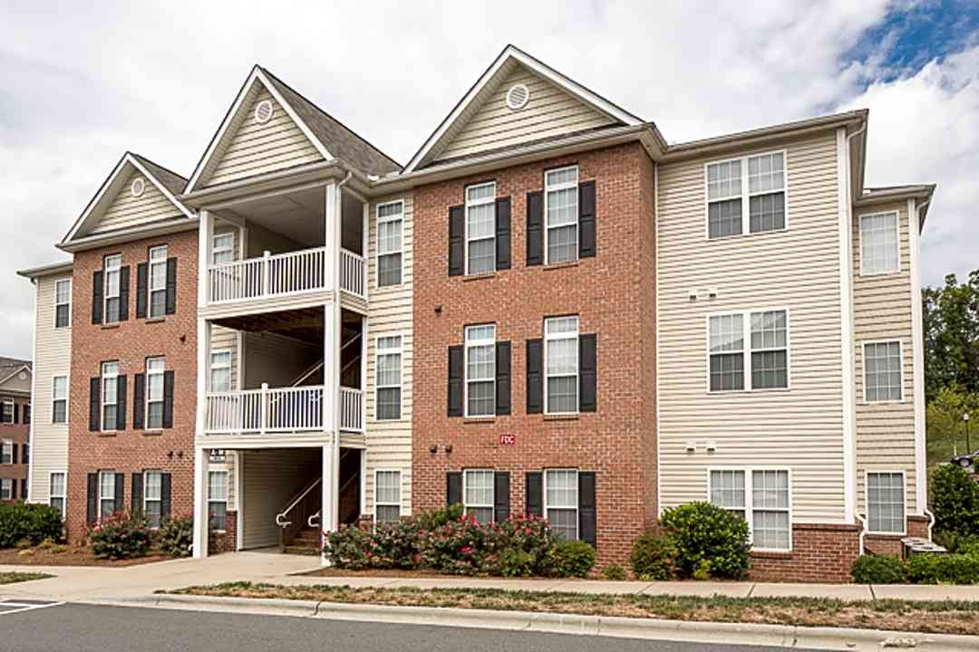 Landings At Greenbrooke Apartments 10015 Parthenon Ct Charlotte Nc Apartments For Rent Rent Com