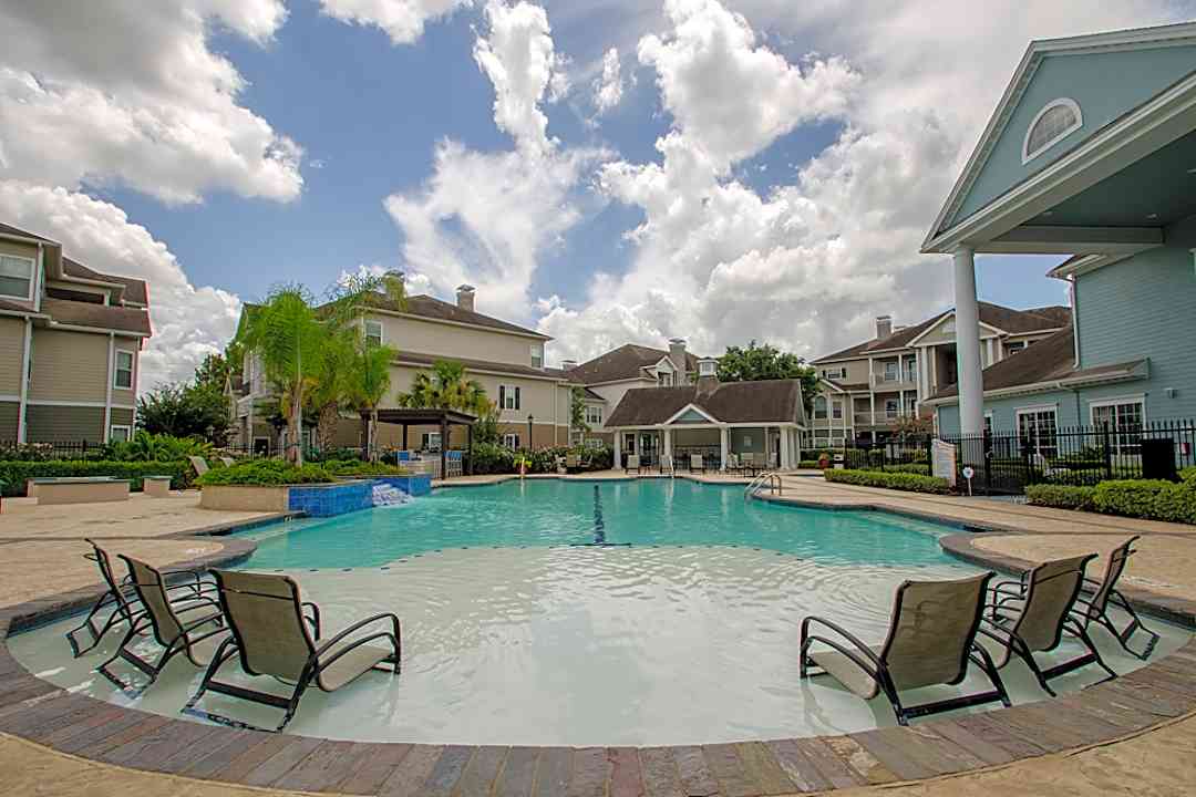 Advenir At Woodbridge 15000 West Airport Sugar Land Tx Apartments For Rent Rent Com