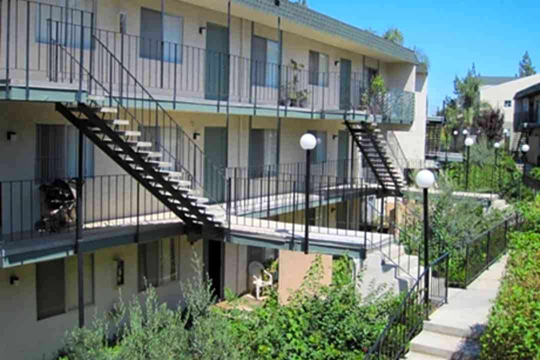 Amber Crest Apartments 5310 Canyon Crest Dr Riverside Ca Apartments For Rent Rent Com