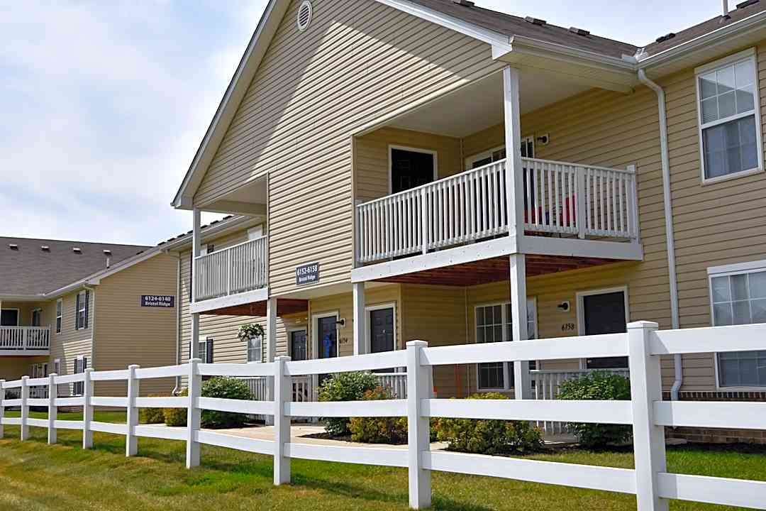 Ashbrook Run 5222 Flower Valley Dr Canal Winchester Oh Apartments For Rent Rent Com