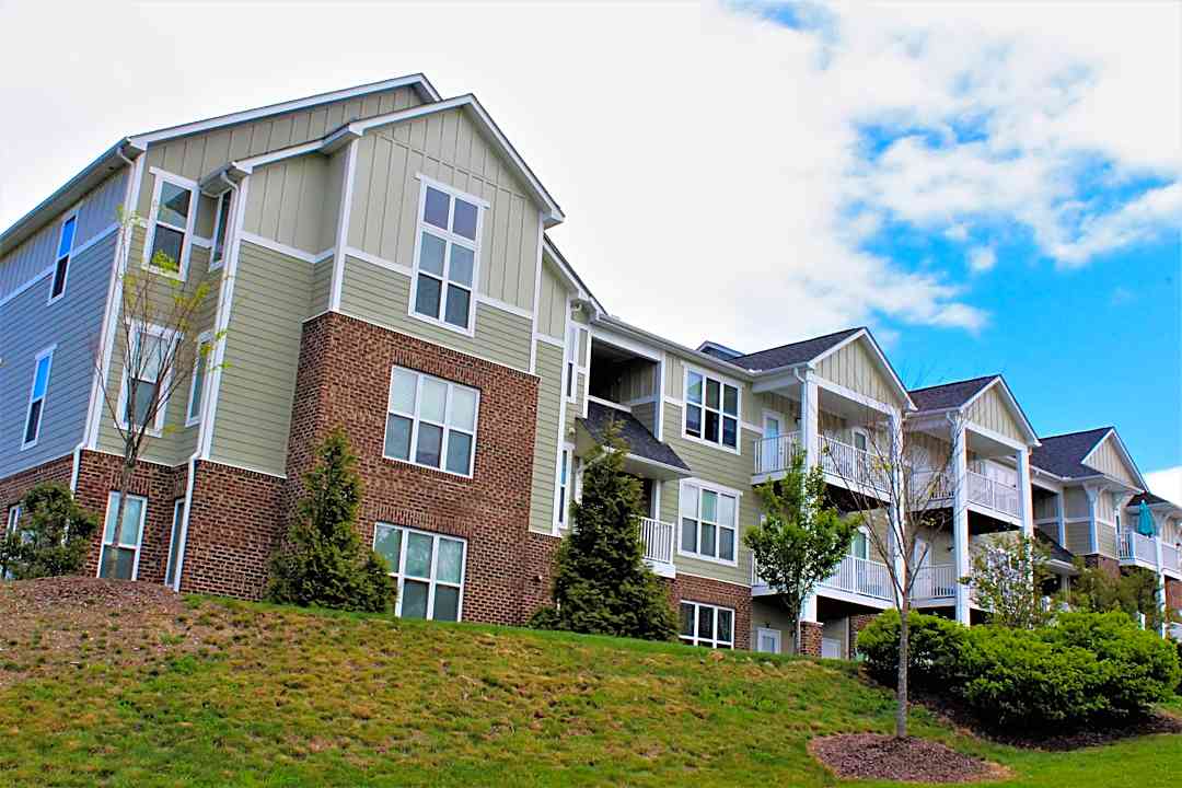 Ballantyne Commons 824 Half Moon Trl Hendersonville Nc Apartments For Rent Rent Com