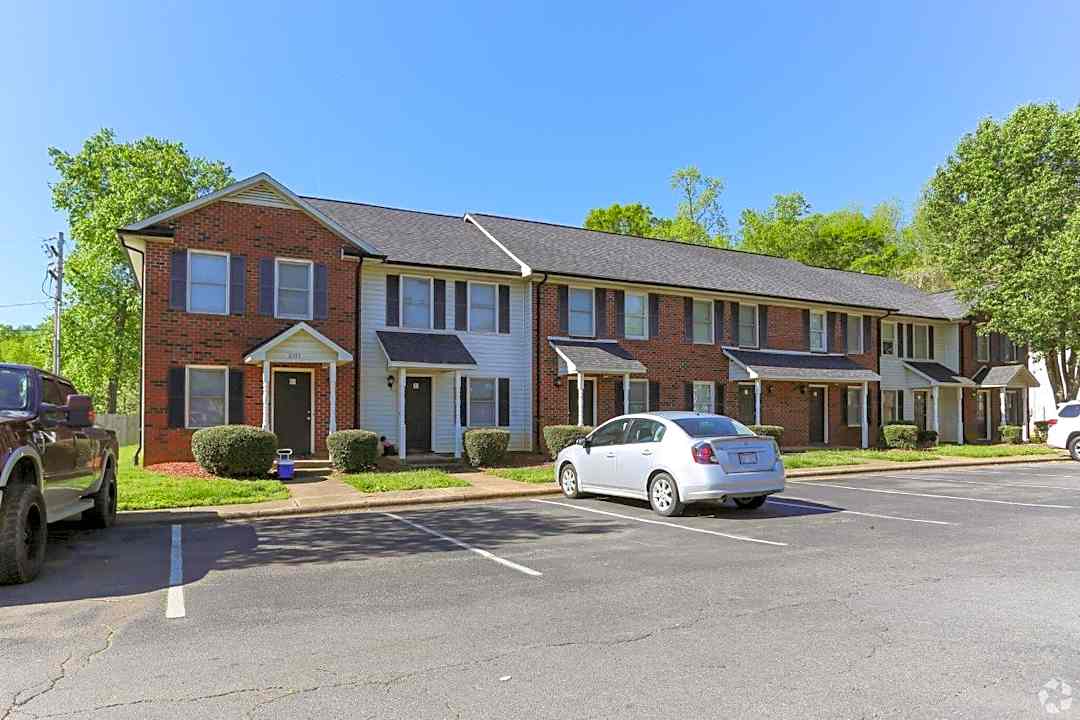 Ashbrook Village 2295 Pineview Ln Gastonia Nc Apartments For Rent Rent Com