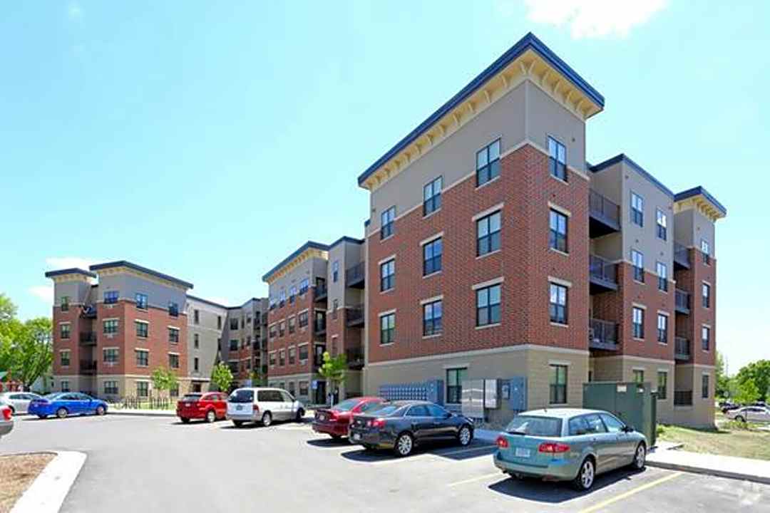 Kingston Village Apartments - 600 2nd Street Sw Cedar Rapids Ia Apartments For Rent Rentcom