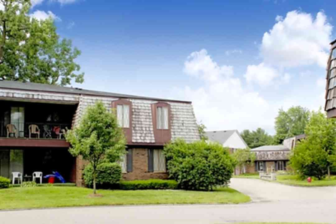 Hunters Ridge Apartments Townhomes - 31200 Hunters Drive Farmington Hills Mi Apartments For Rent Rentcom