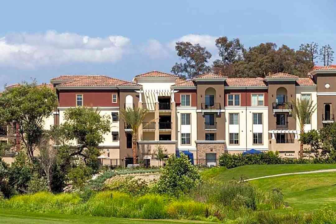 Adagio On The Green 26600 Oso Parkway Mission Viejo Ca Apartments For Rent Rent Com
