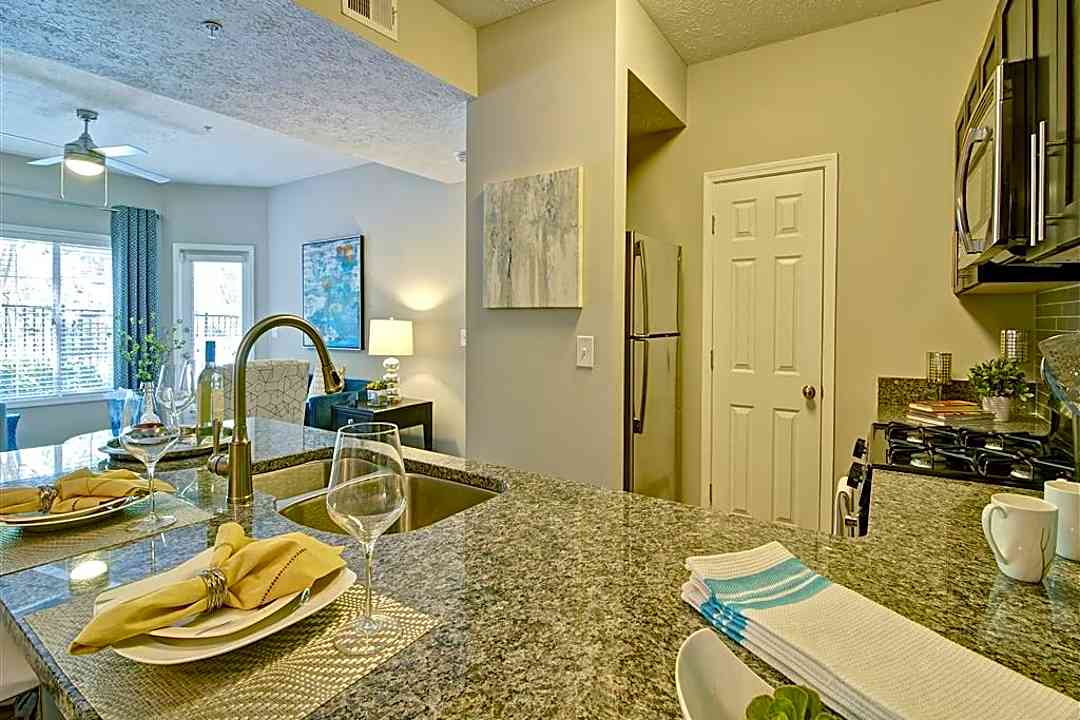 Aspire Perimeter 5385 Peachtree Dunwoody Rd Ne Atlanta Ga Apartments For Rent Rent Com