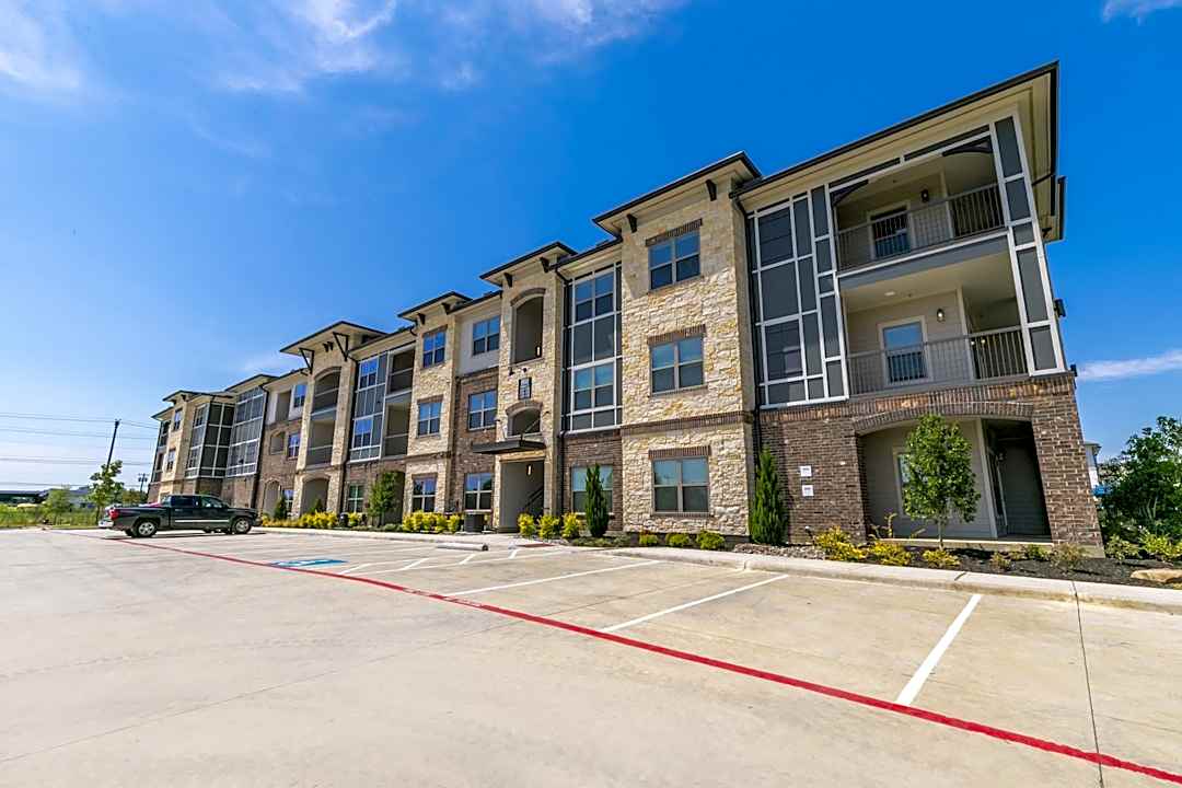 Alleia At Presidio 2025 Presidio Vista Drive Fort Worth Tx Apartments For Rent Rent Com