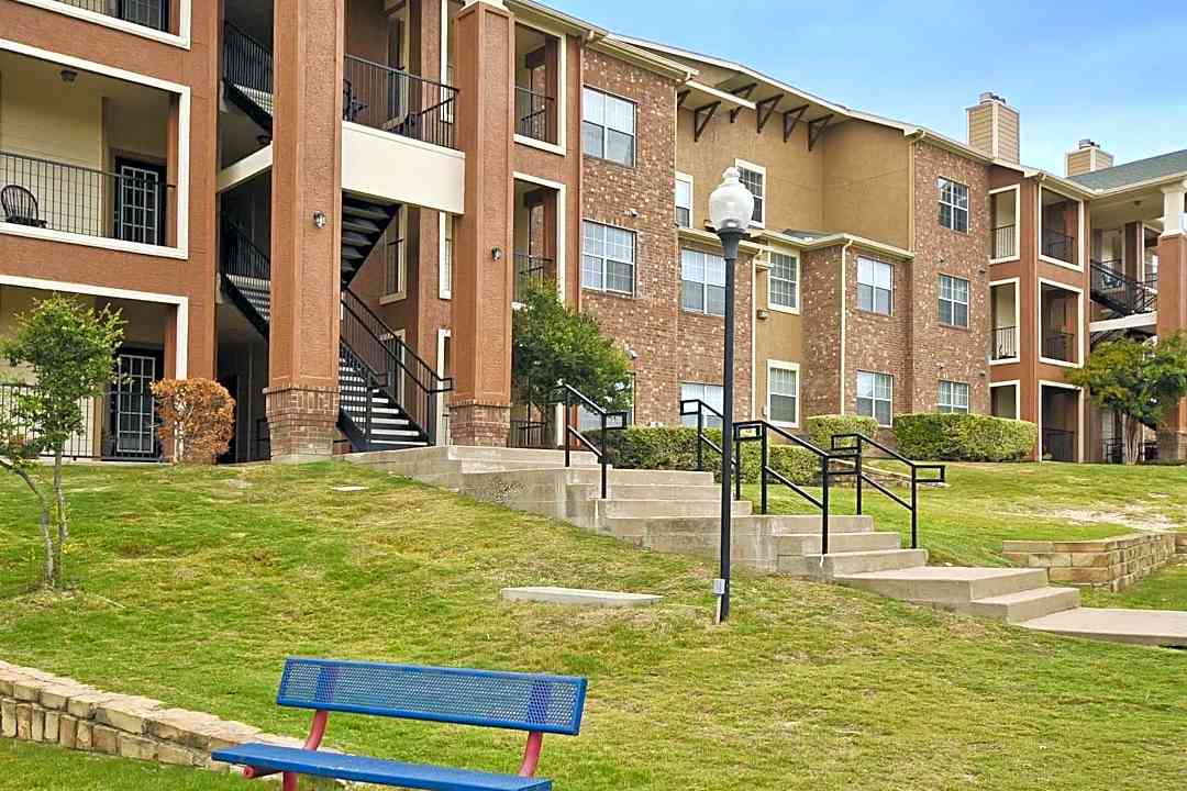 the life at westland estates 2950 alemeda st fort worth tx apartments for rent rent com