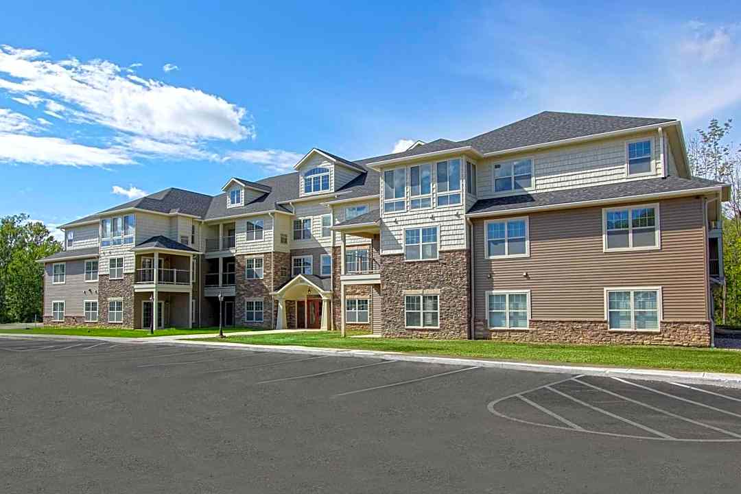 the residences at center pointe 8927 center pointe dr baldwinsville ny apartments for rent rent com