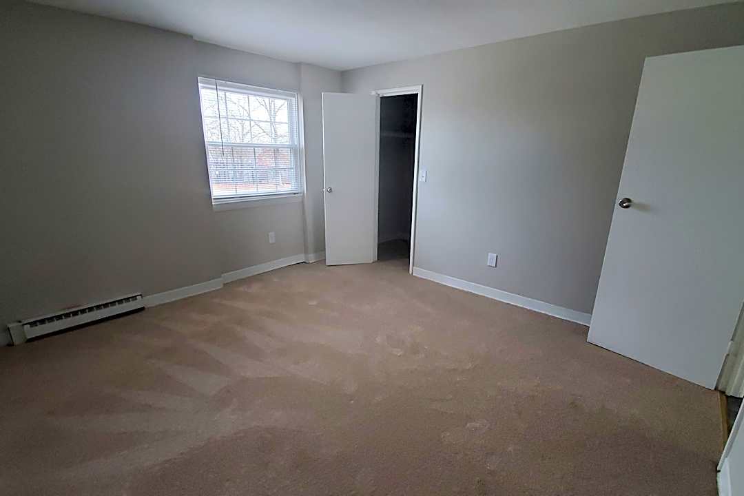 courtview square apartments 309 crystal ave new london ct apartments for rent rent com