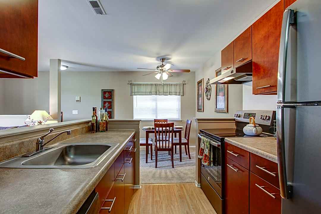 Arbor Knoll 5825 Plum Hollow Dr Ypsilanti Mi Apartments For Rent Rent Com