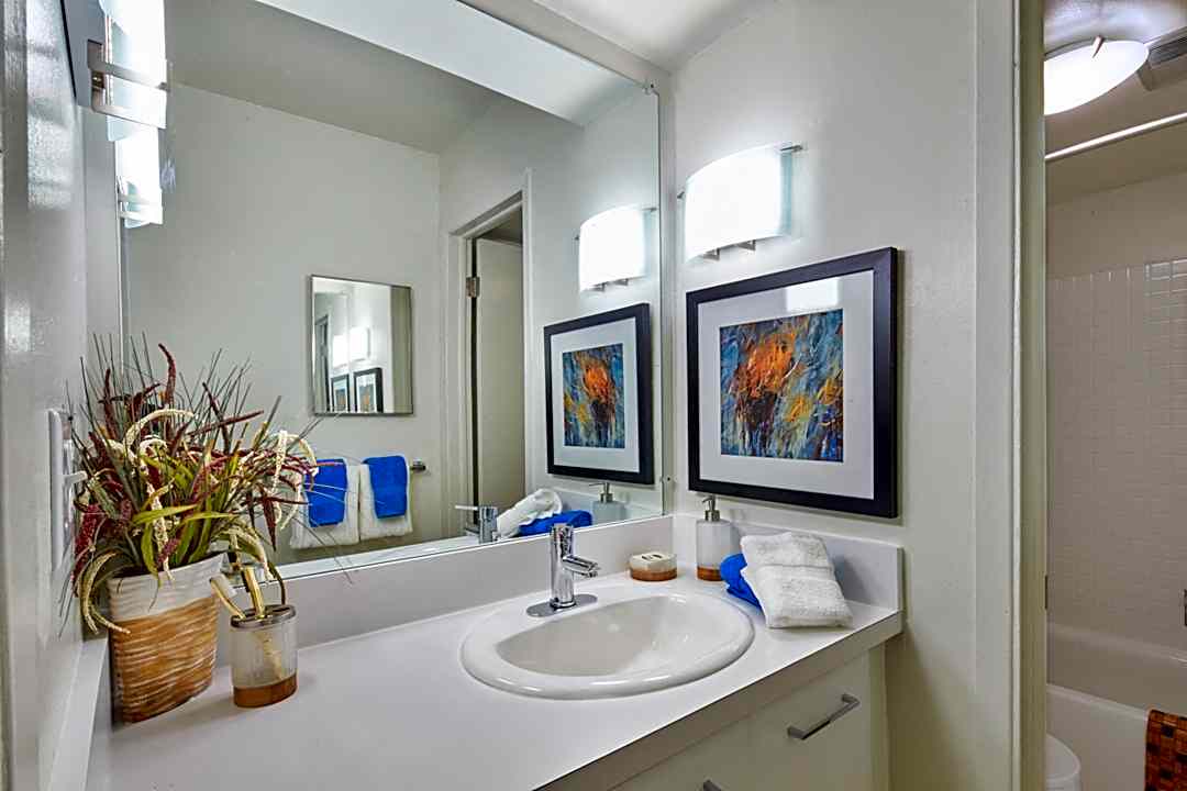 Kensington Manor - 33203 N Manor Dr Farmington Mi Apartments For Rent Rentcom