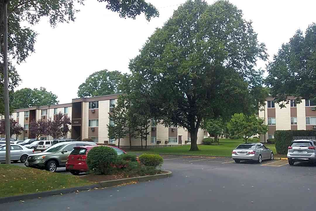 East Bay Apartments - 165 Winthrop St Taunton Ma Apartments For Rent Rentcom