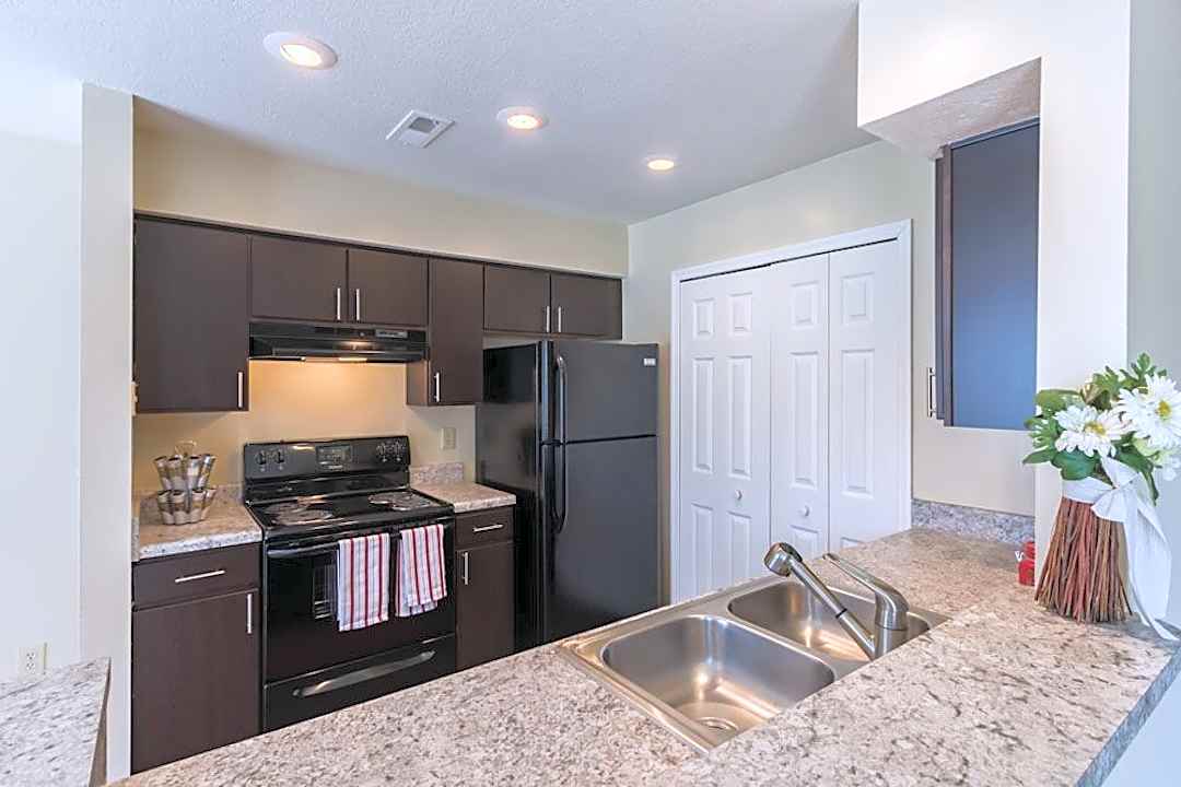 Alexander Court 135 Reynoldsburg New Albany Rd S Reynoldsburg Oh Apartments For Rent Rent Com