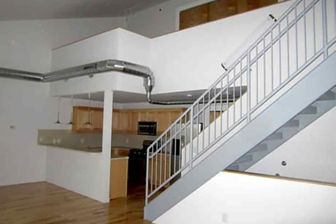 Amber Corners Apartments And Lofts 1825 Parmenter Blvd Royal Oak Mi Apartments For Rent Rent Com