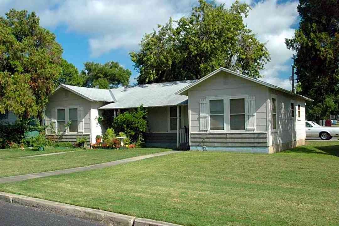 Highland Hills - 3003 E Southcross Blvd San Antonio Tx Apartments For Rent Rentcom