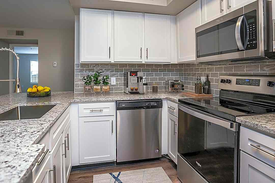 Bayside Arbors Of Clearwater 2729 Seville Blvd Clearwater Fl Apartments For Rent Rent Com