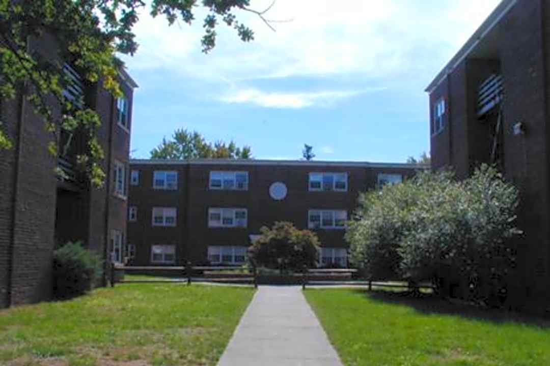Arlington Court Apartments 212 N Arlington Ave East Orange Nj Apartments For Rent Rent Com