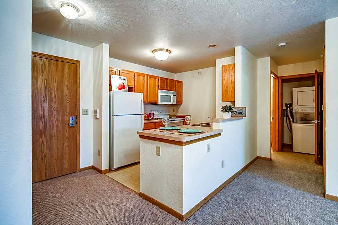 Silver Creek Village 2455 W Silver Spring Dr Milwaukee Wi Apartments For Rent Rent Com